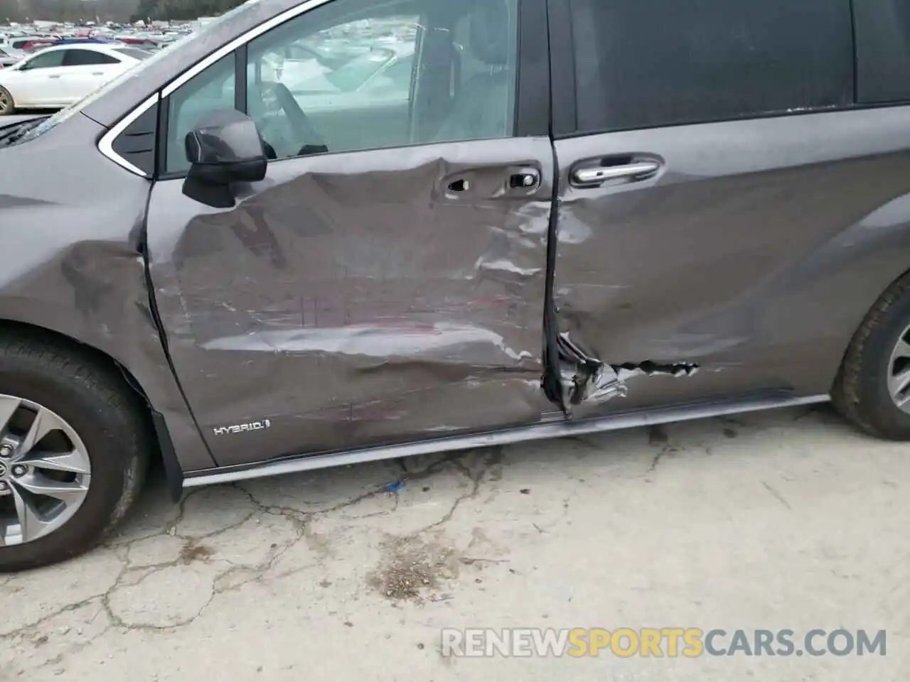 9 Photograph of a damaged car 5TDYSKFC3MS039808 TOYOTA SIENNA 2021