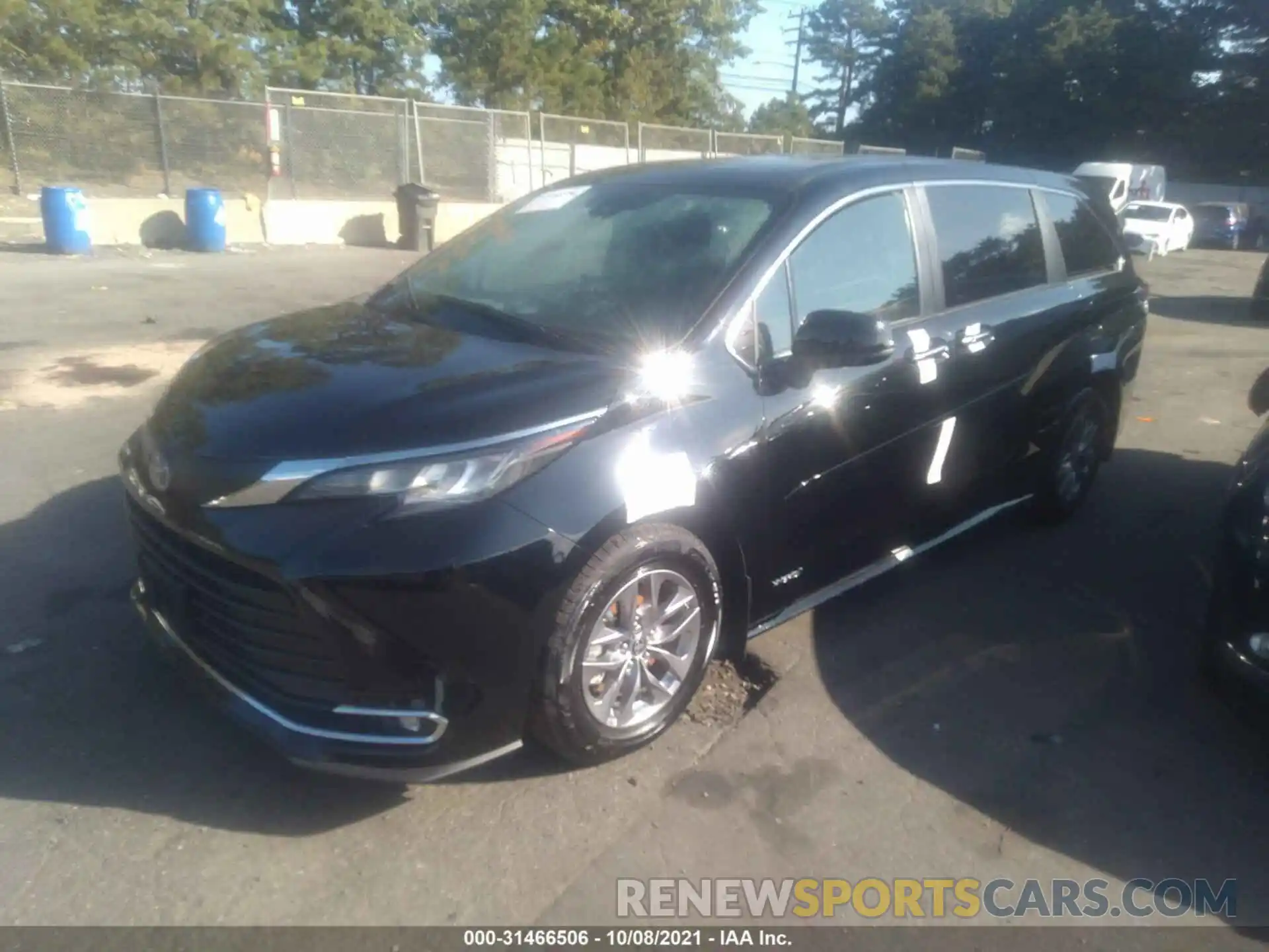 2 Photograph of a damaged car 5TDYSKFC4MS021737 TOYOTA SIENNA 2021