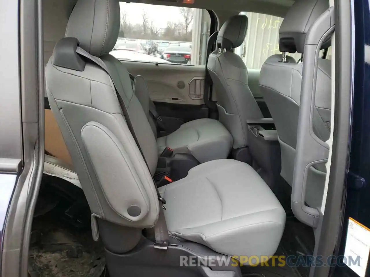 6 Photograph of a damaged car 5TDYSKFC5MS016188 TOYOTA SIENNA 2021