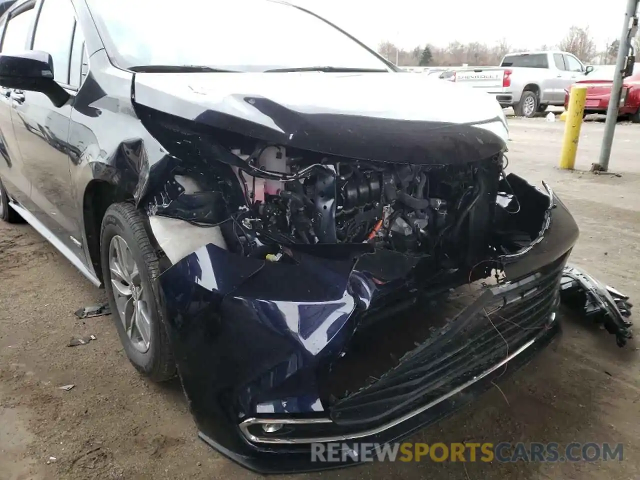 9 Photograph of a damaged car 5TDYSKFC5MS016188 TOYOTA SIENNA 2021