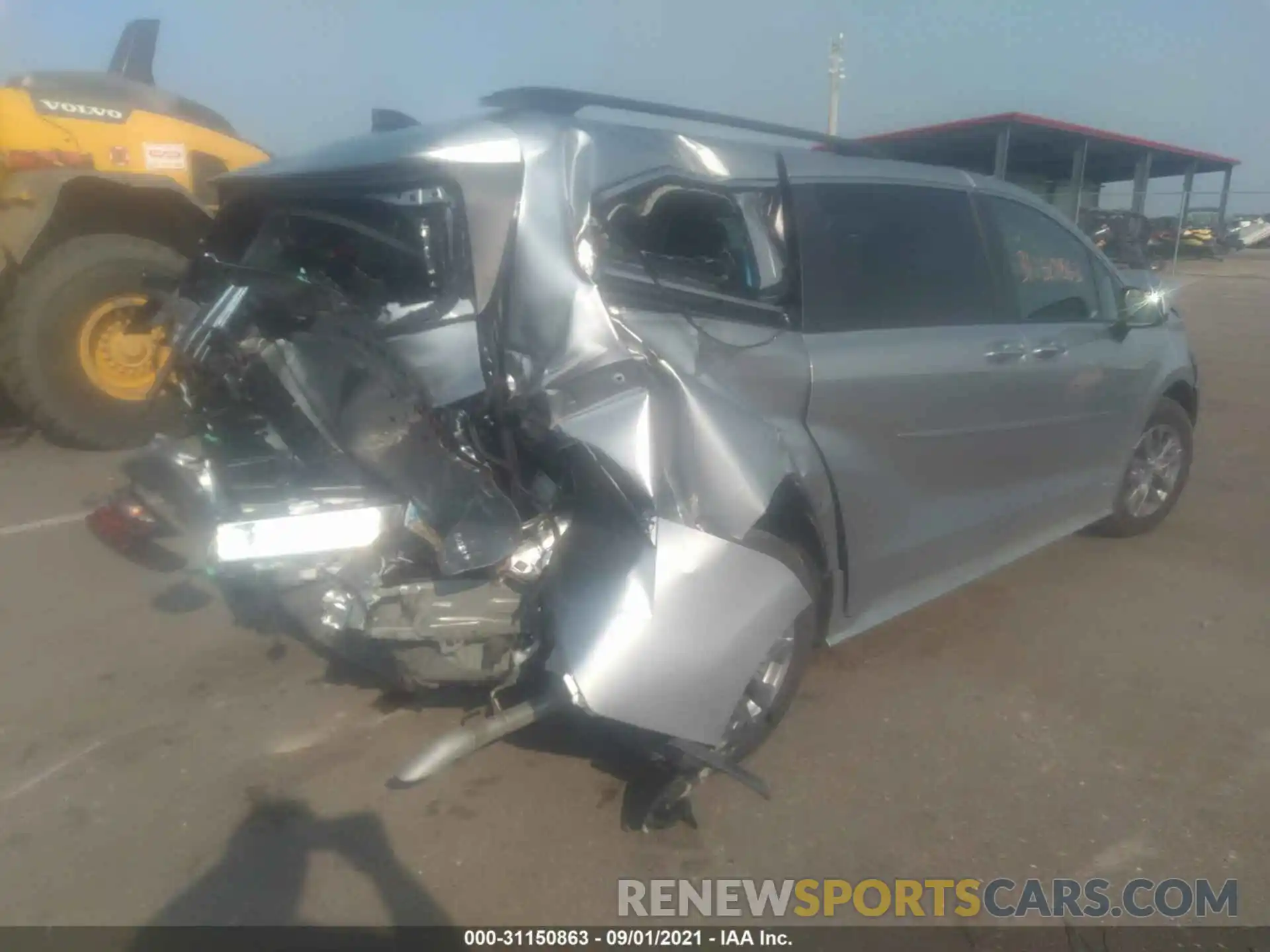 4 Photograph of a damaged car 5TDYSKFC5MS020323 TOYOTA SIENNA 2021