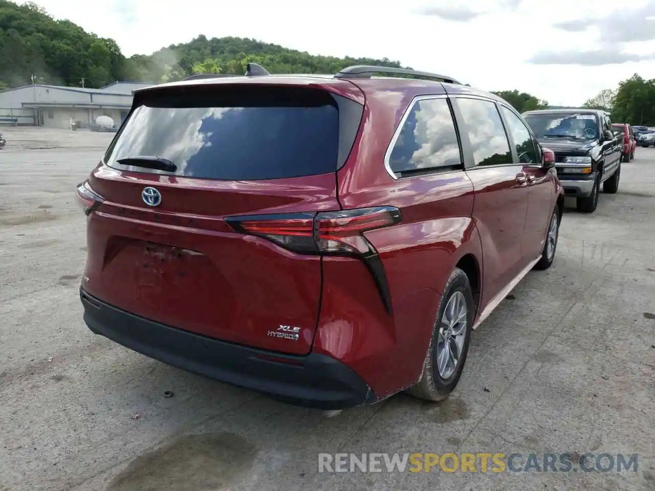 4 Photograph of a damaged car 5TDYSKFC5MS036845 TOYOTA SIENNA 2021