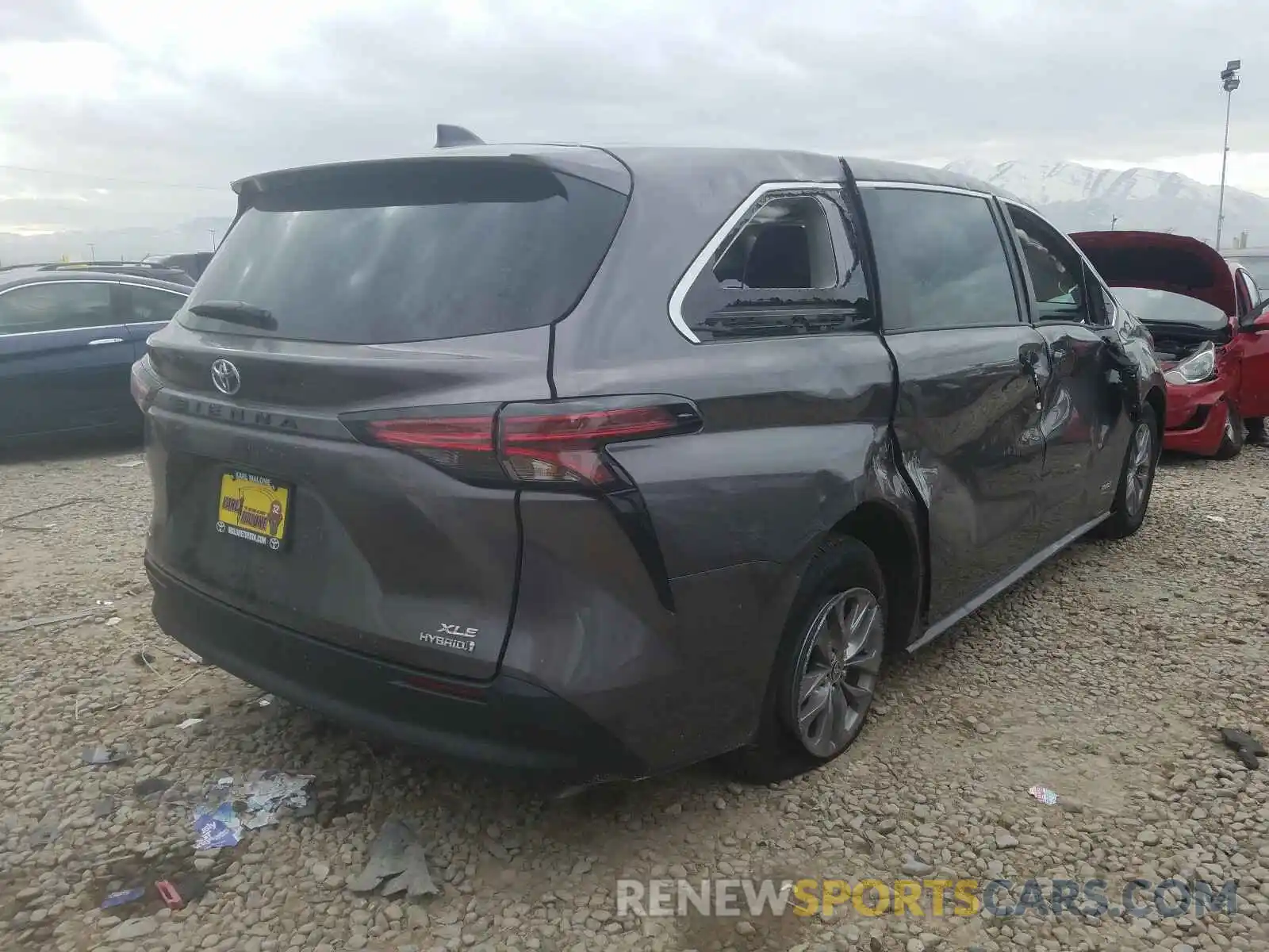 4 Photograph of a damaged car 5TDYSKFC6MS006012 TOYOTA SIENNA 2021