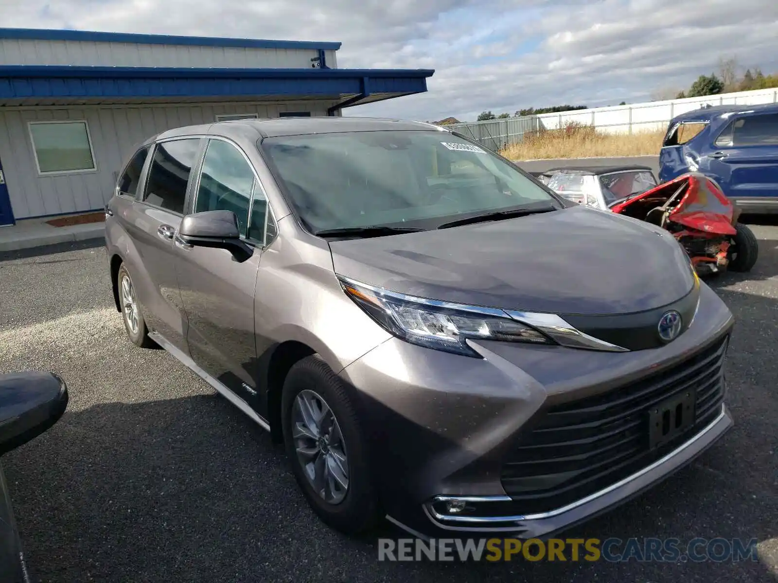 1 Photograph of a damaged car 5TDYSKFC6MS015809 TOYOTA SIENNA 2021