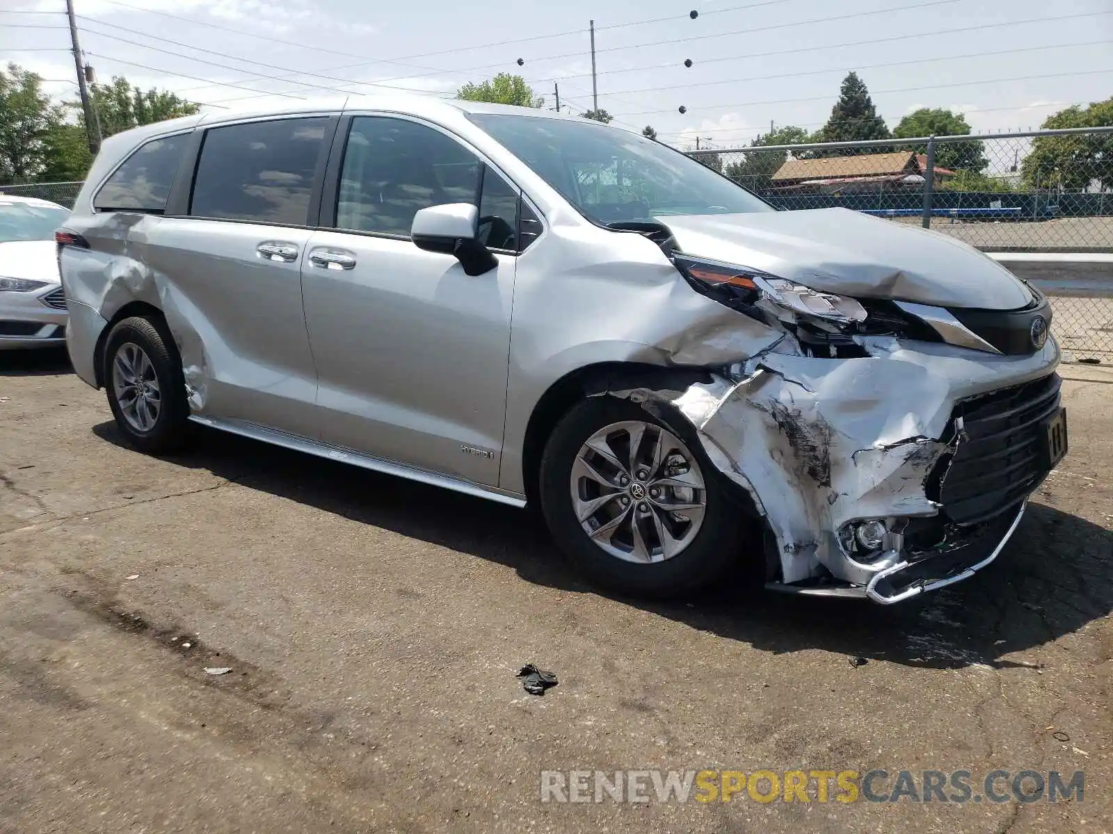 9 Photograph of a damaged car 5TDYSKFC6MS015924 TOYOTA SIENNA 2021