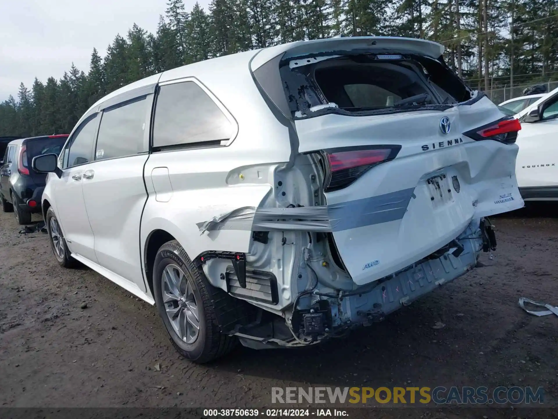 14 Photograph of a damaged car 5TDYSKFC6MS030245 TOYOTA SIENNA 2021