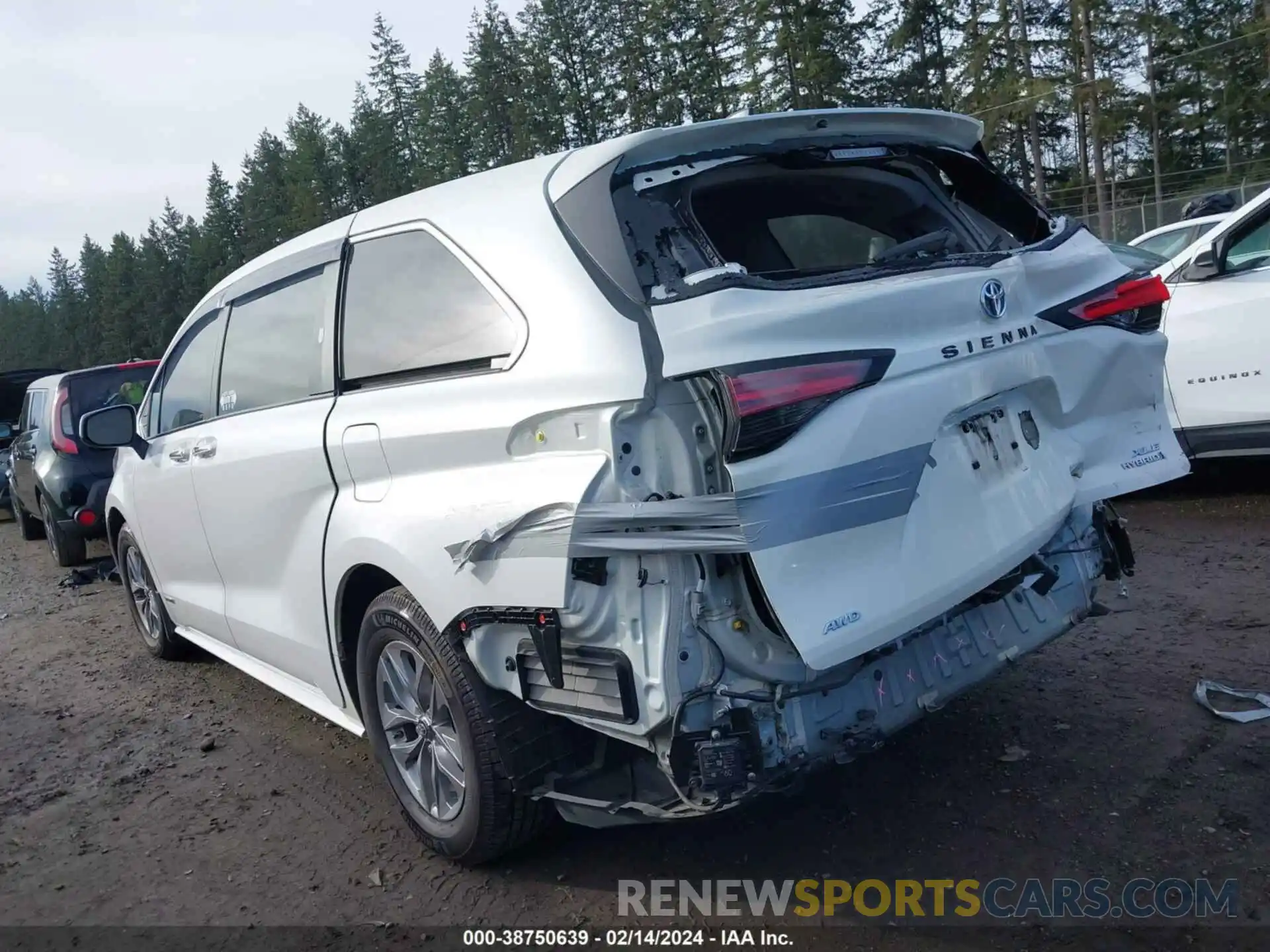 3 Photograph of a damaged car 5TDYSKFC6MS030245 TOYOTA SIENNA 2021