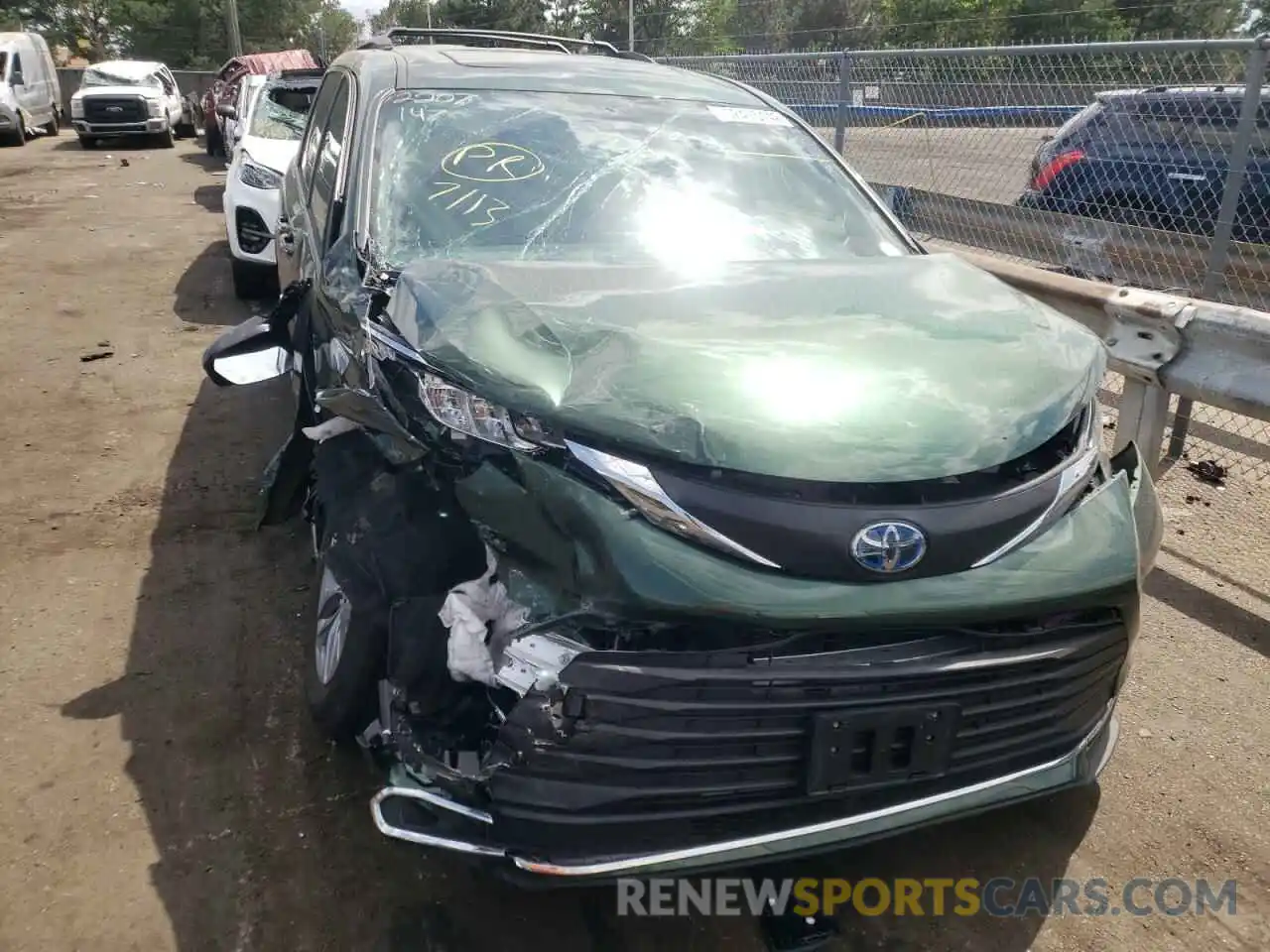 9 Photograph of a damaged car 5TDYSKFC6MS034537 TOYOTA SIENNA 2021