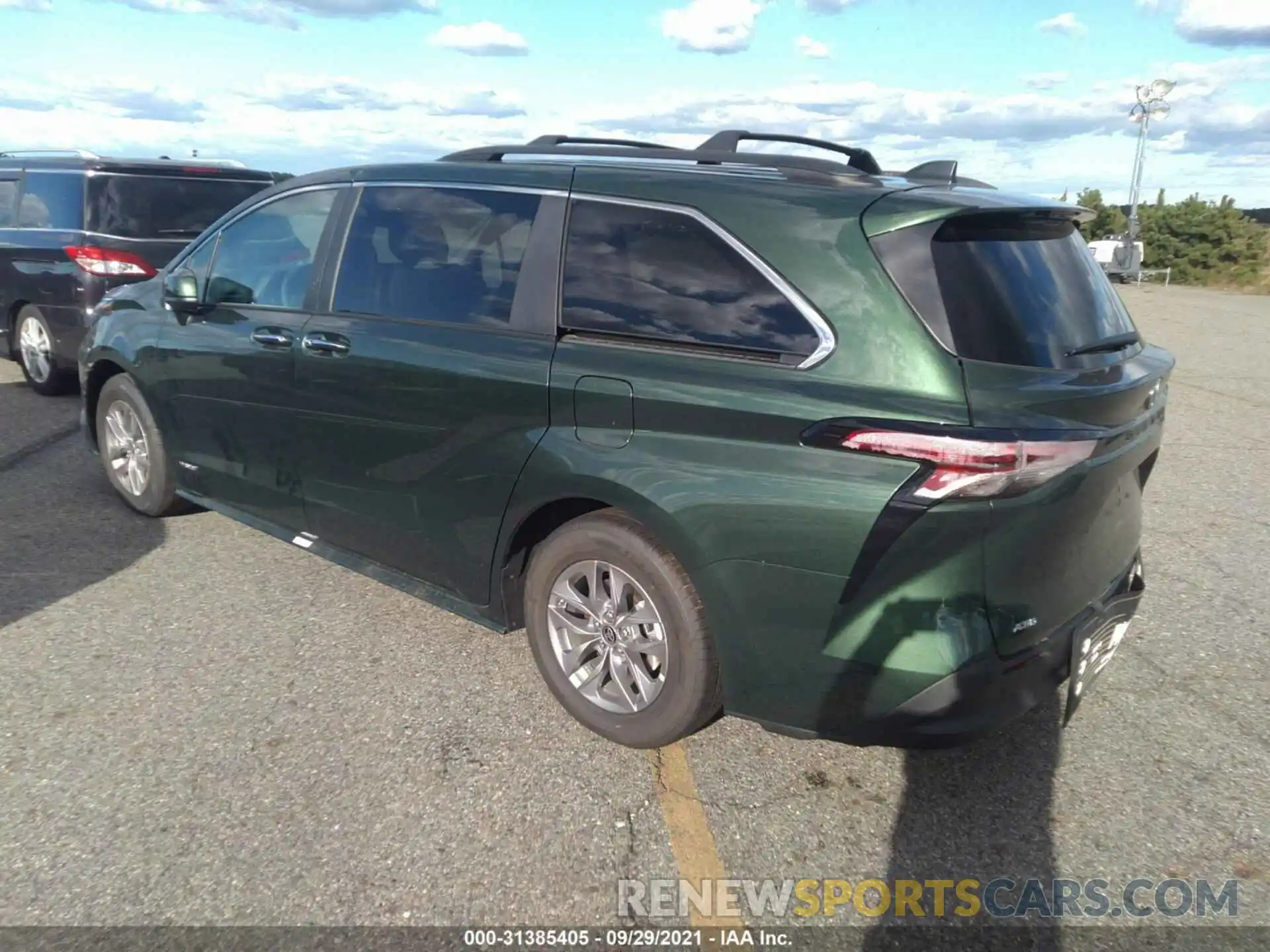 3 Photograph of a damaged car 5TDYSKFC8MS034734 TOYOTA SIENNA 2021