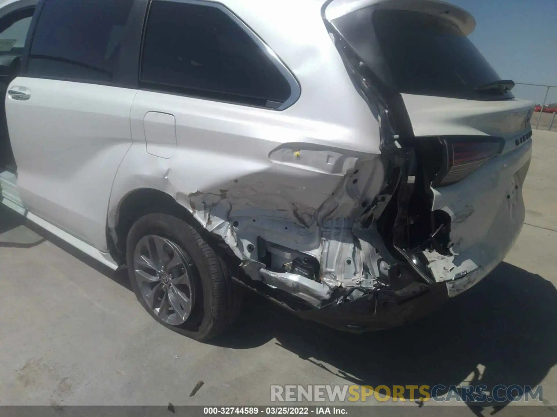 6 Photograph of a damaged car 5TDYSKFC9MS003217 TOYOTA SIENNA 2021