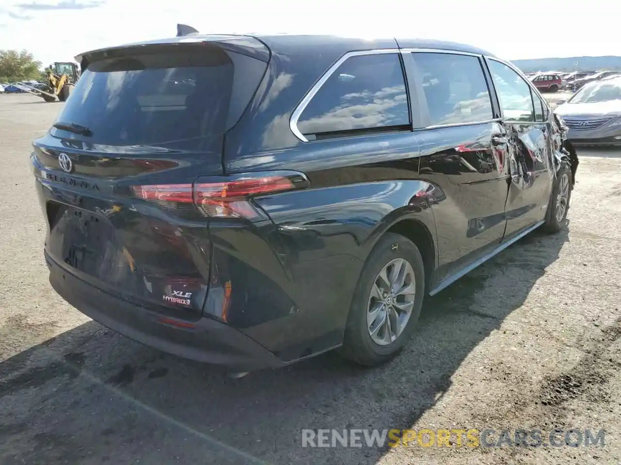 4 Photograph of a damaged car 5TDYSKFC9MS005971 TOYOTA SIENNA 2021