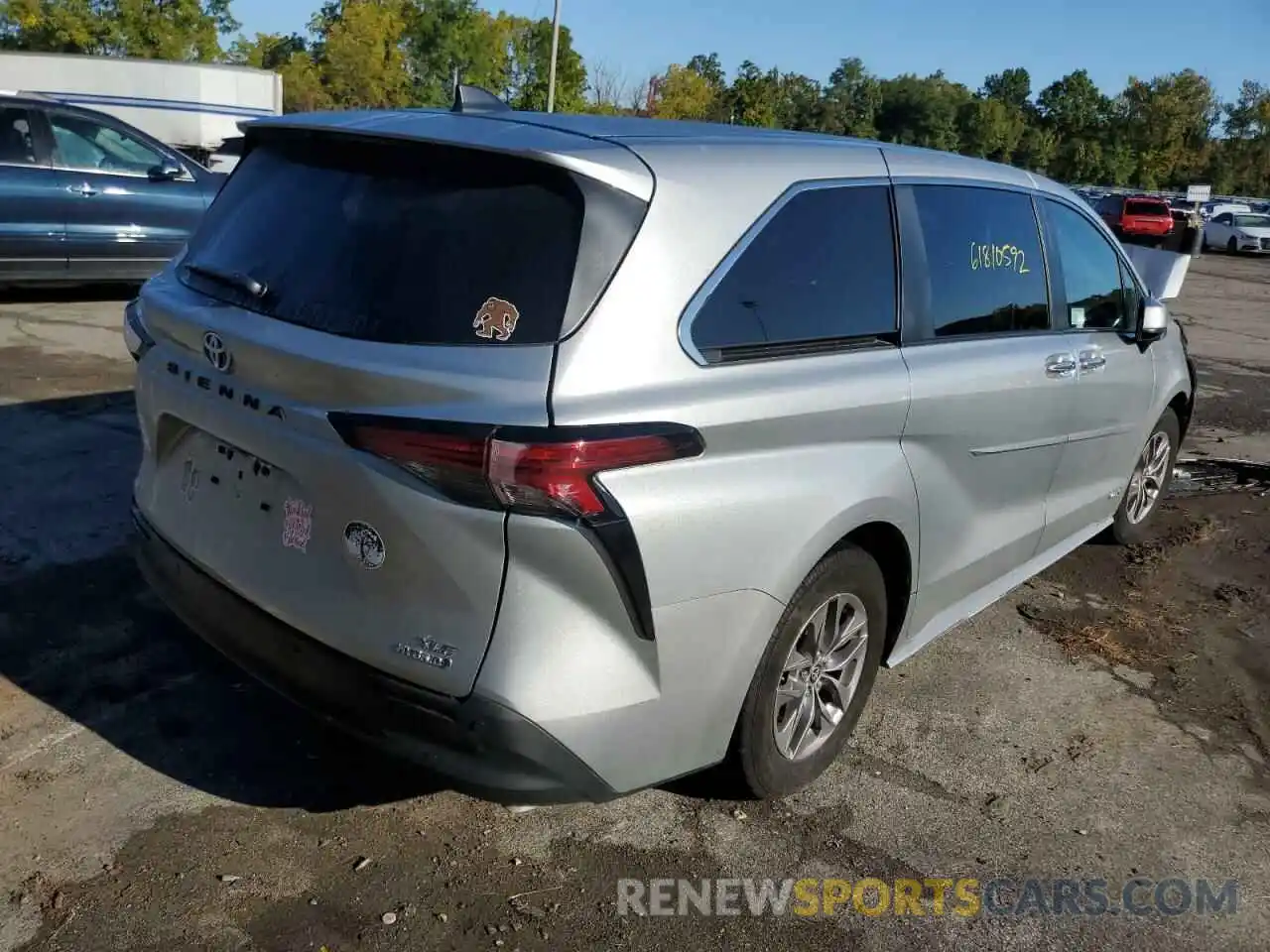 4 Photograph of a damaged car 5TDYSKFC9MS012158 TOYOTA SIENNA 2021