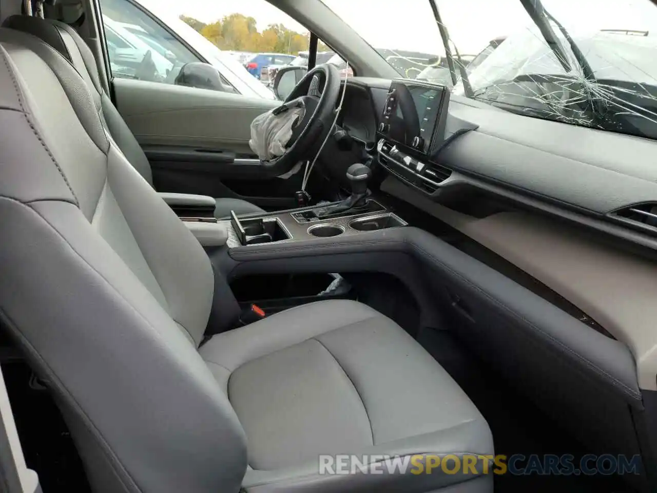 5 Photograph of a damaged car 5TDYSKFC9MS012158 TOYOTA SIENNA 2021