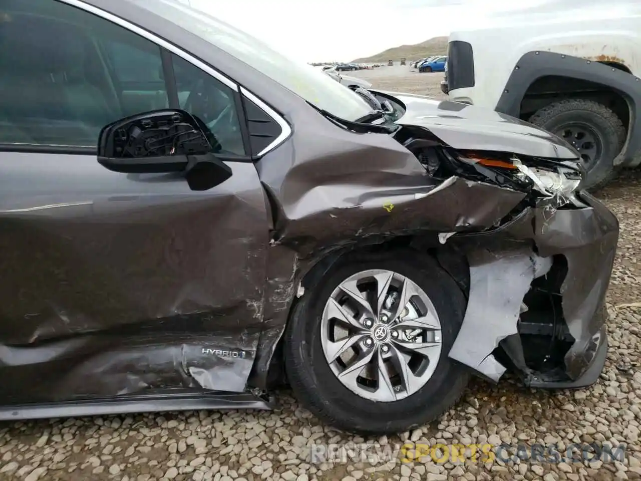 9 Photograph of a damaged car 5TDYSKFC9MS024231 TOYOTA SIENNA 2021