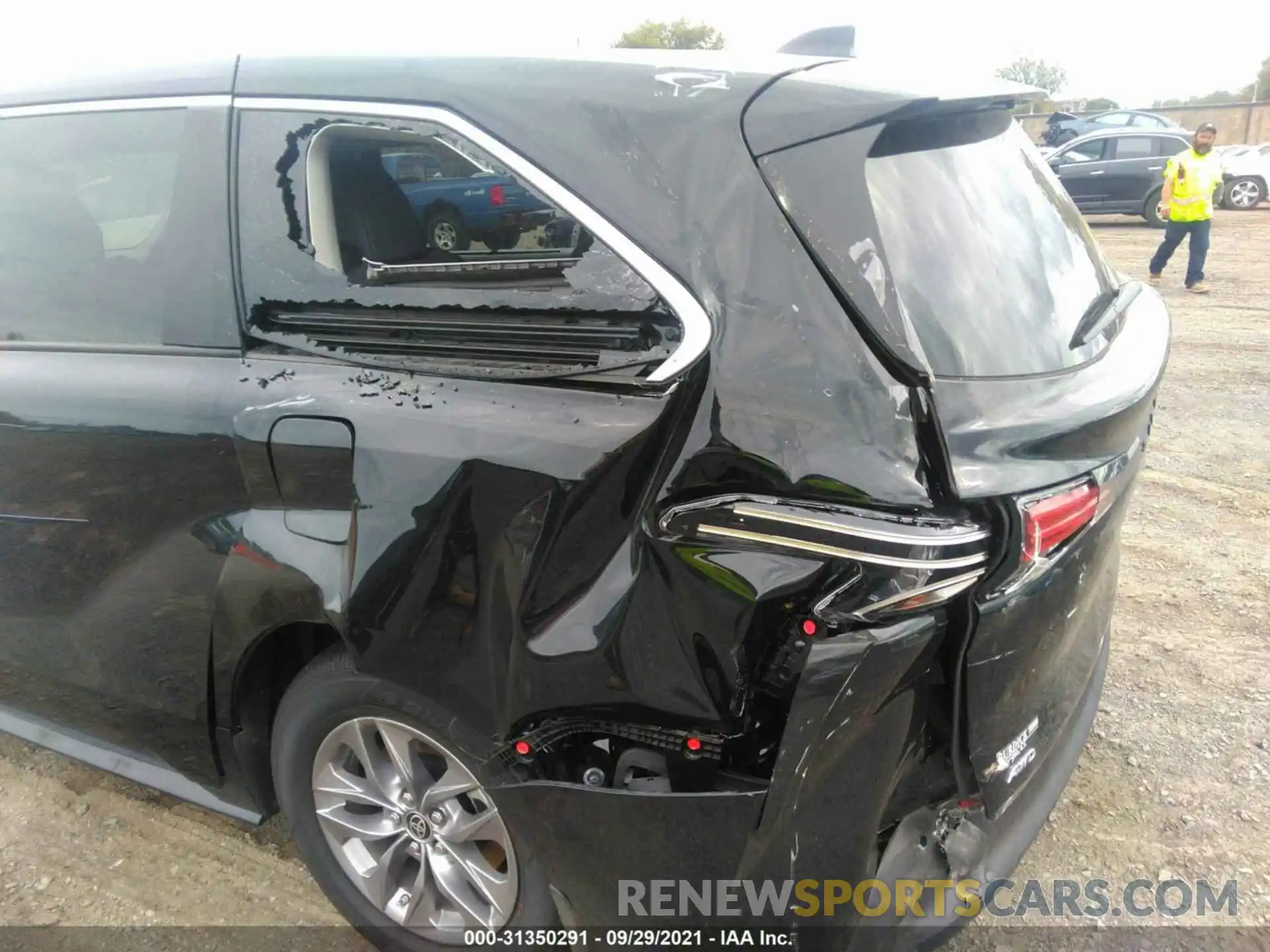 6 Photograph of a damaged car 5TDYSKFC9MS024312 TOYOTA SIENNA 2021