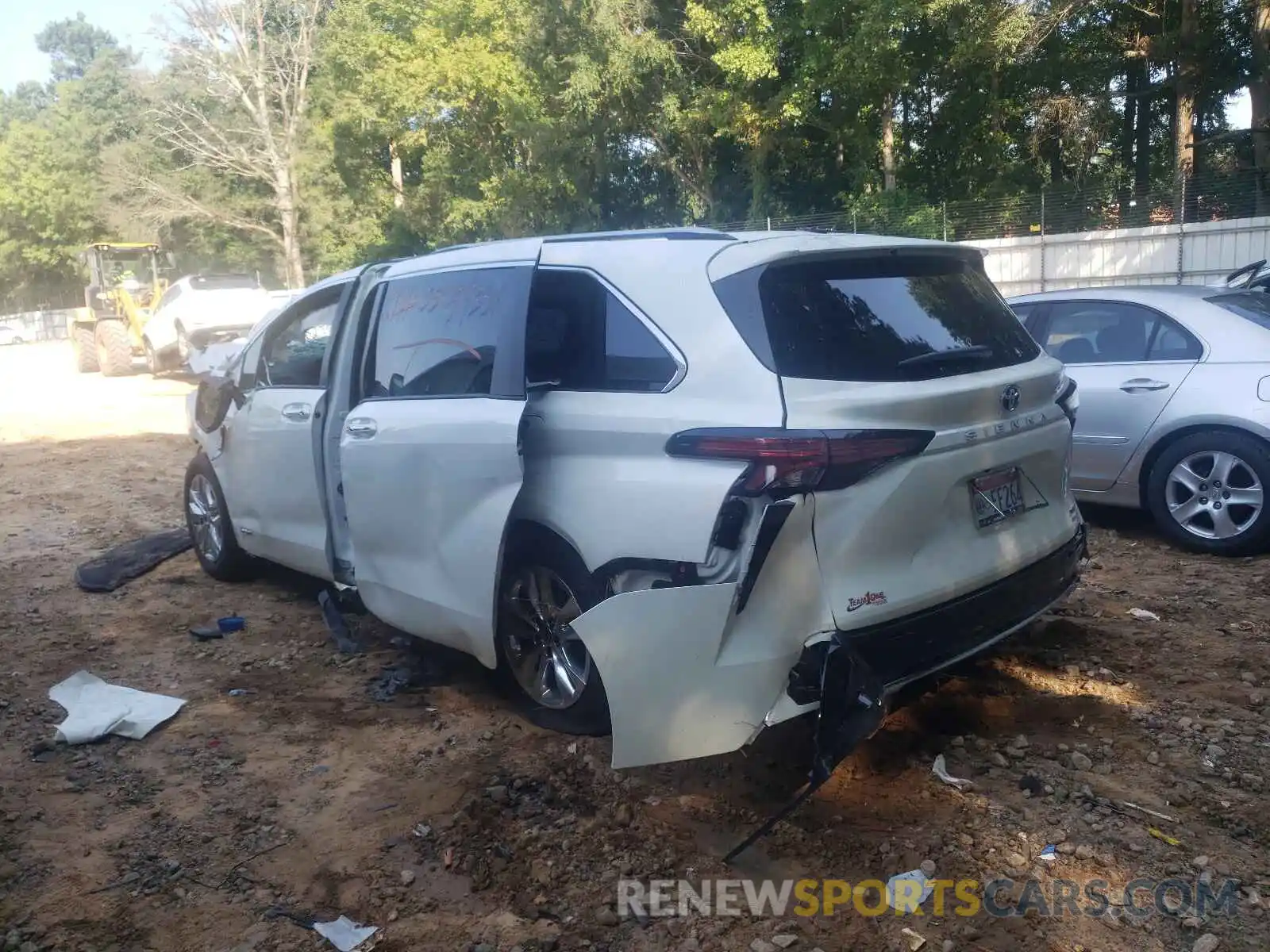 3 Photograph of a damaged car 5TDZRKEC0MS004127 TOYOTA SIENNA 2021