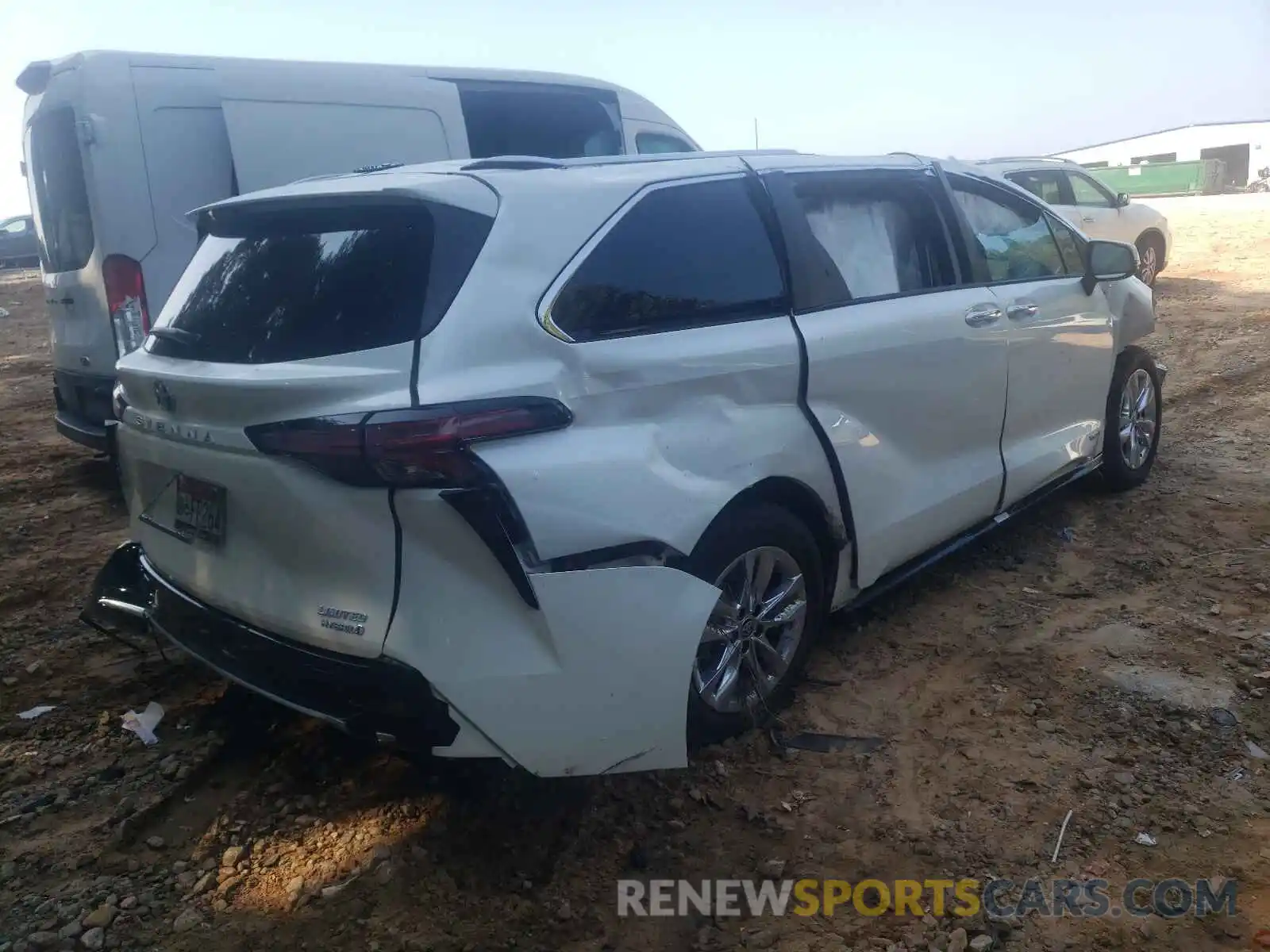 4 Photograph of a damaged car 5TDZRKEC0MS004127 TOYOTA SIENNA 2021