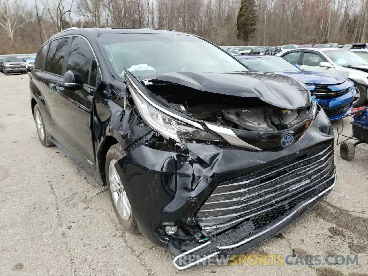 1 Photograph of a damaged car 5TDZRKEC0MS062089 TOYOTA SIENNA 2021