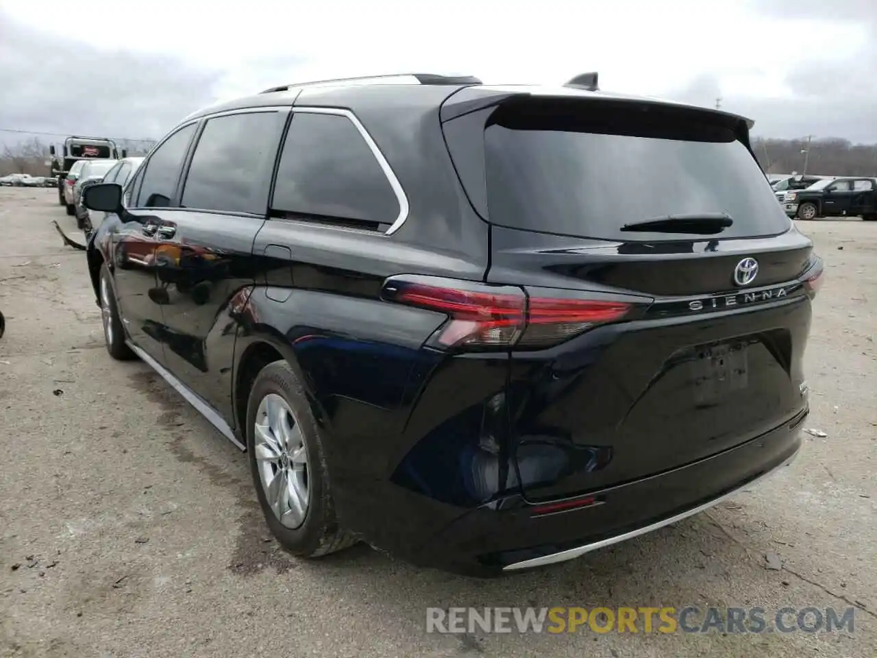 3 Photograph of a damaged car 5TDZRKEC0MS062089 TOYOTA SIENNA 2021