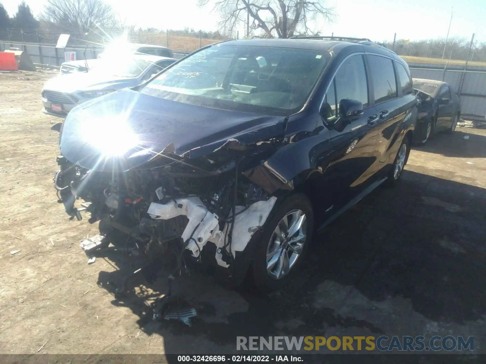 2 Photograph of a damaged car 5TDZRKEC0MS067129 TOYOTA SIENNA 2021