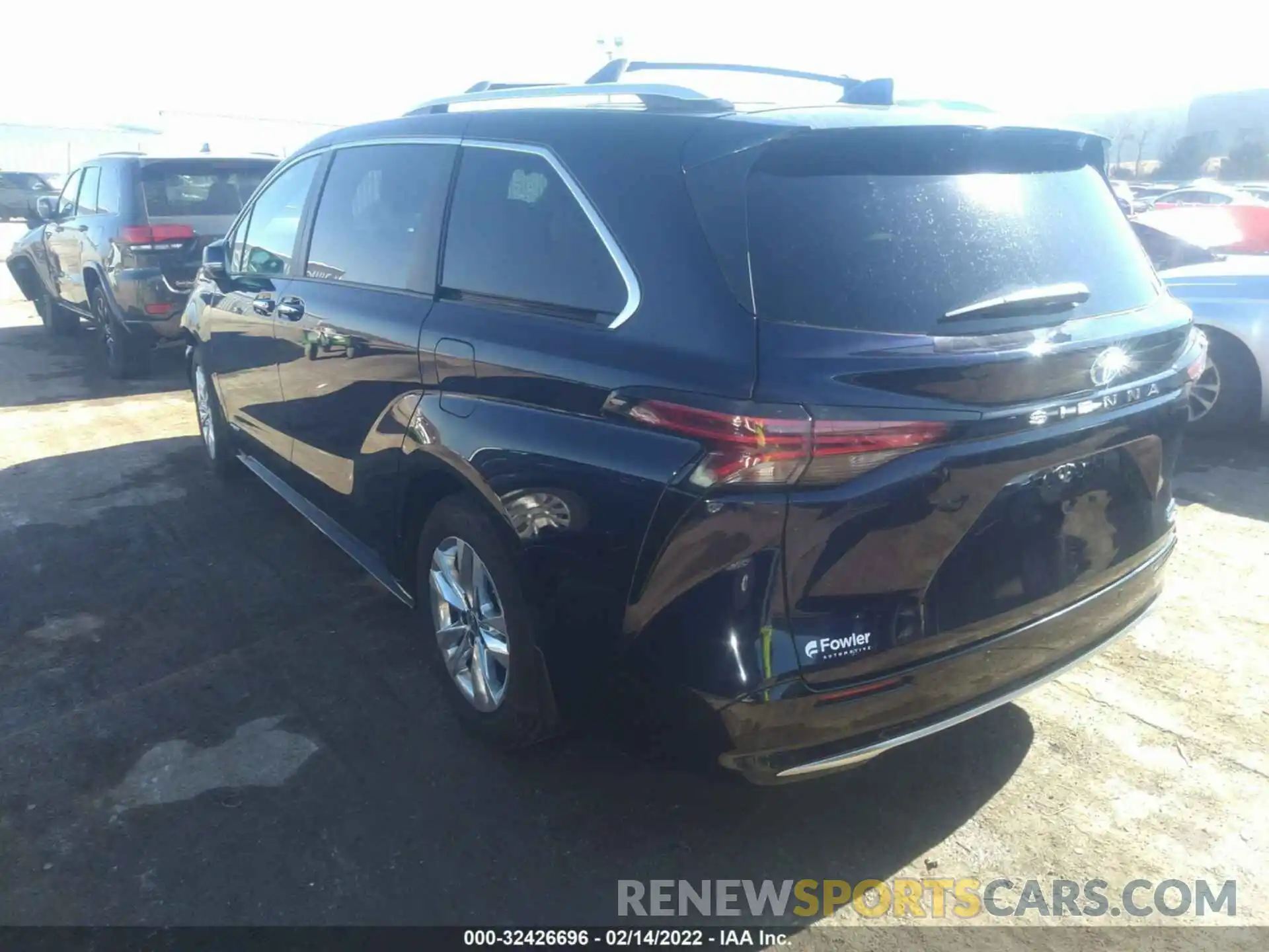 3 Photograph of a damaged car 5TDZRKEC0MS067129 TOYOTA SIENNA 2021