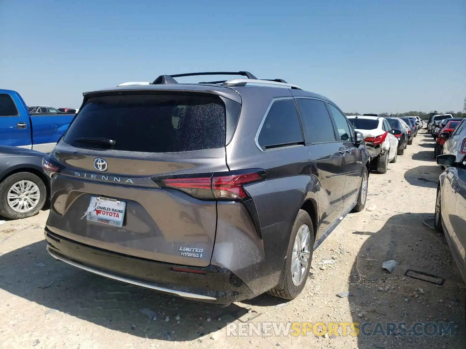 4 Photograph of a damaged car 5TDZRKEC1MS052980 TOYOTA SIENNA 2021