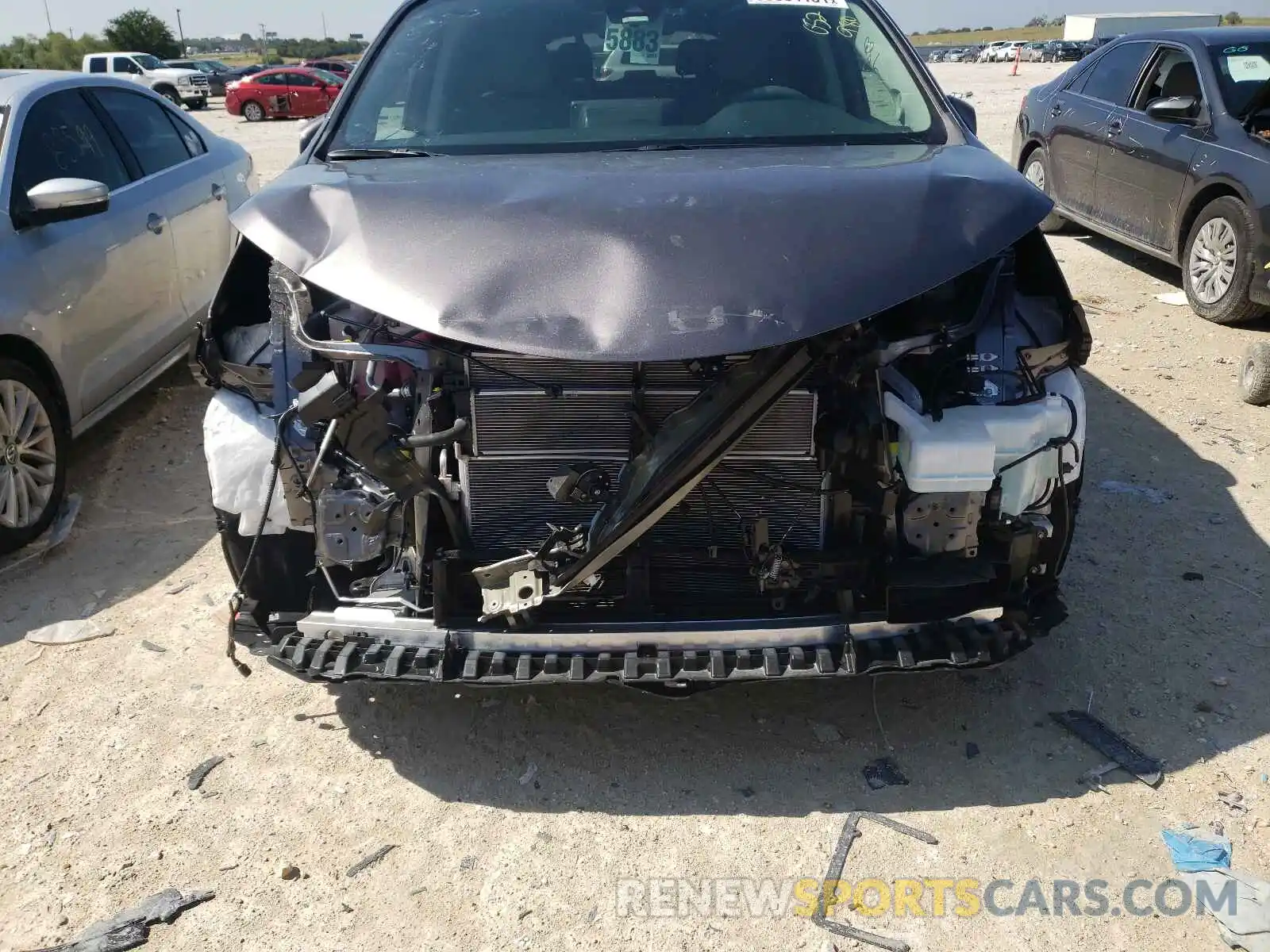 9 Photograph of a damaged car 5TDZRKEC1MS052980 TOYOTA SIENNA 2021