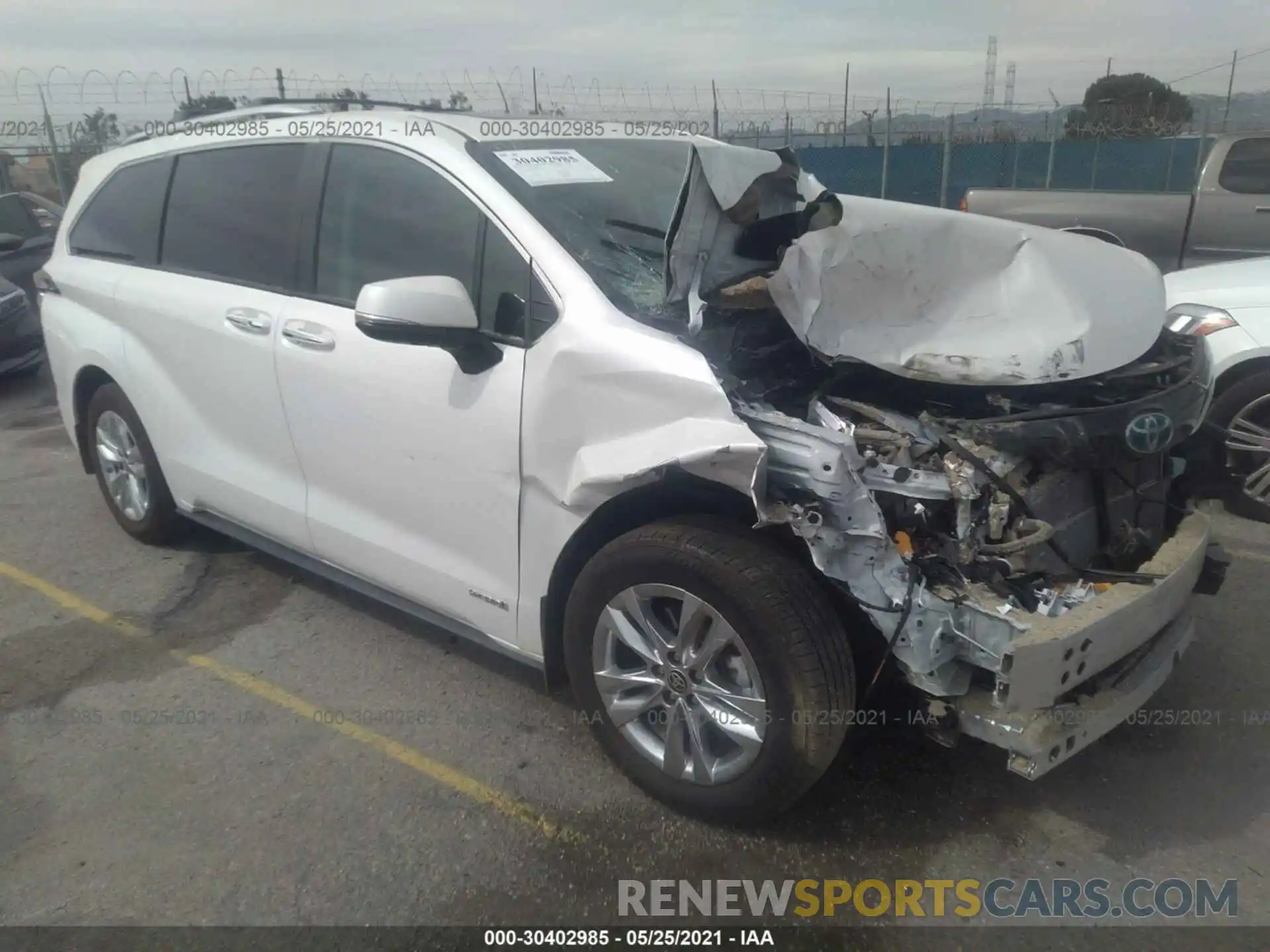 1 Photograph of a damaged car 5TDZRKEC2MS008552 TOYOTA SIENNA 2021