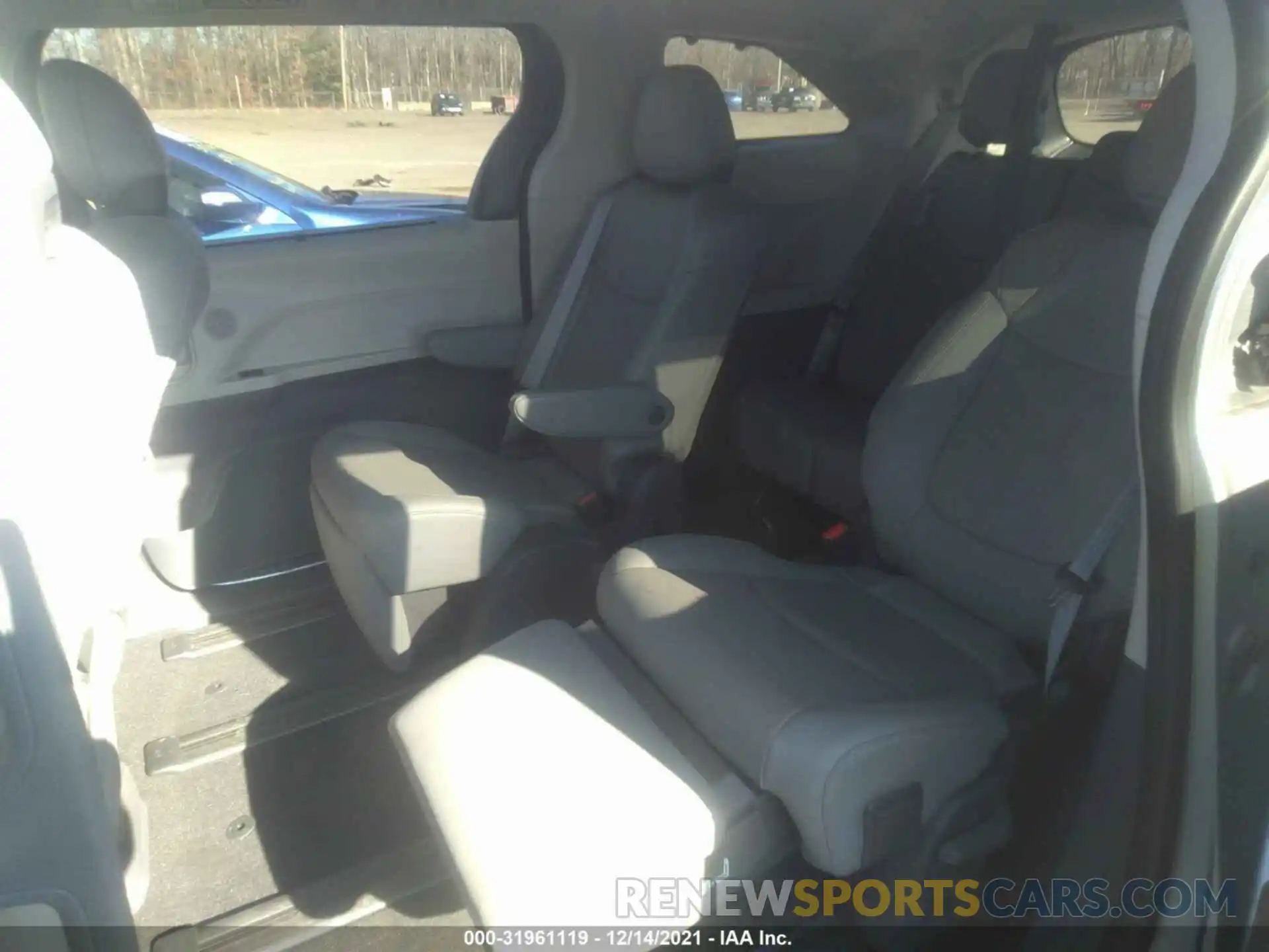 8 Фотография поврежденного автомобиля 5TDZRKEC2MS012018 TOYOTA SIENNA 2021