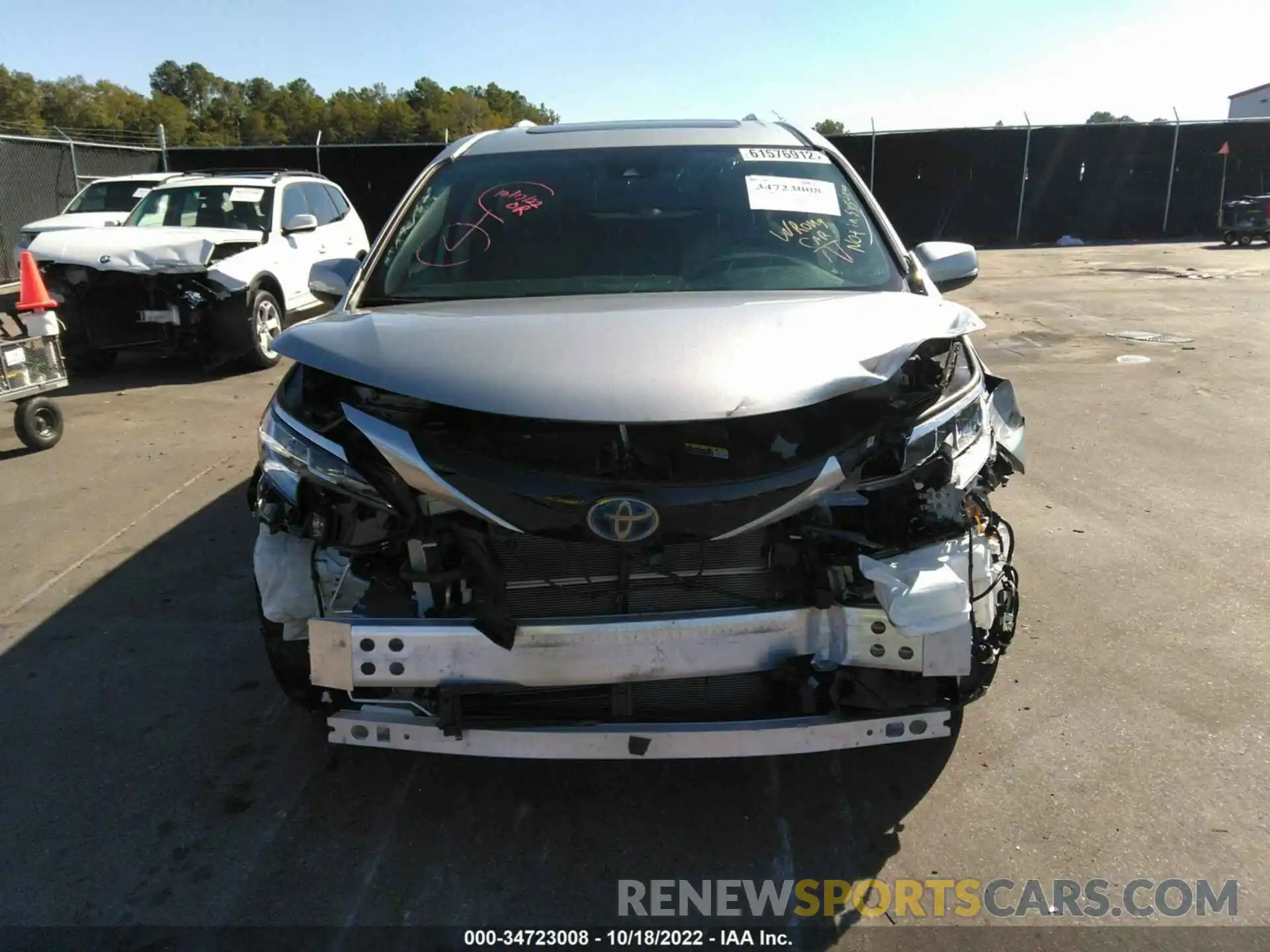 6 Photograph of a damaged car 5TDZRKEC2MS031863 TOYOTA SIENNA 2021