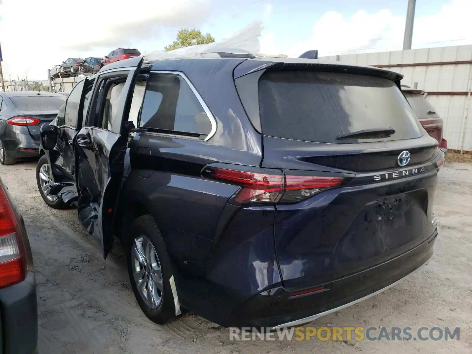 3 Photograph of a damaged car 5TDZRKEC3MS035453 TOYOTA SIENNA 2021