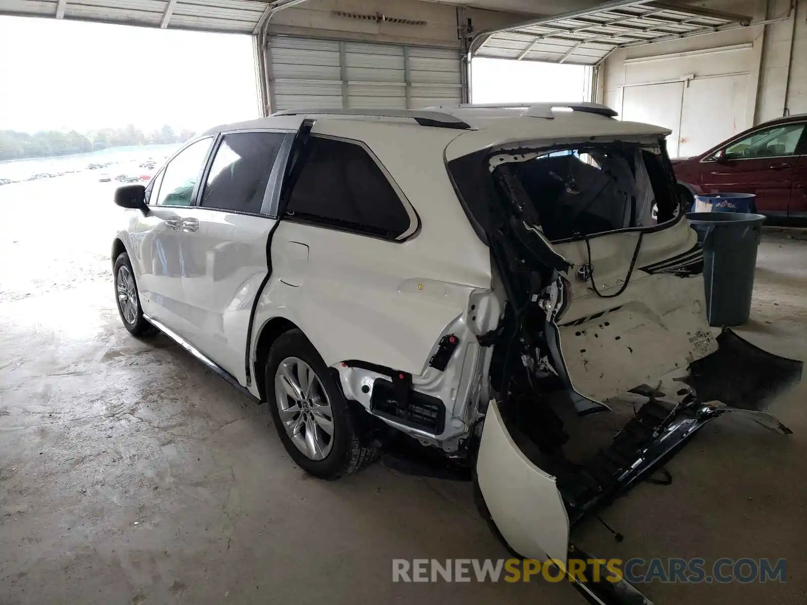 3 Photograph of a damaged car 5TDZRKEC4MS062015 TOYOTA SIENNA 2021