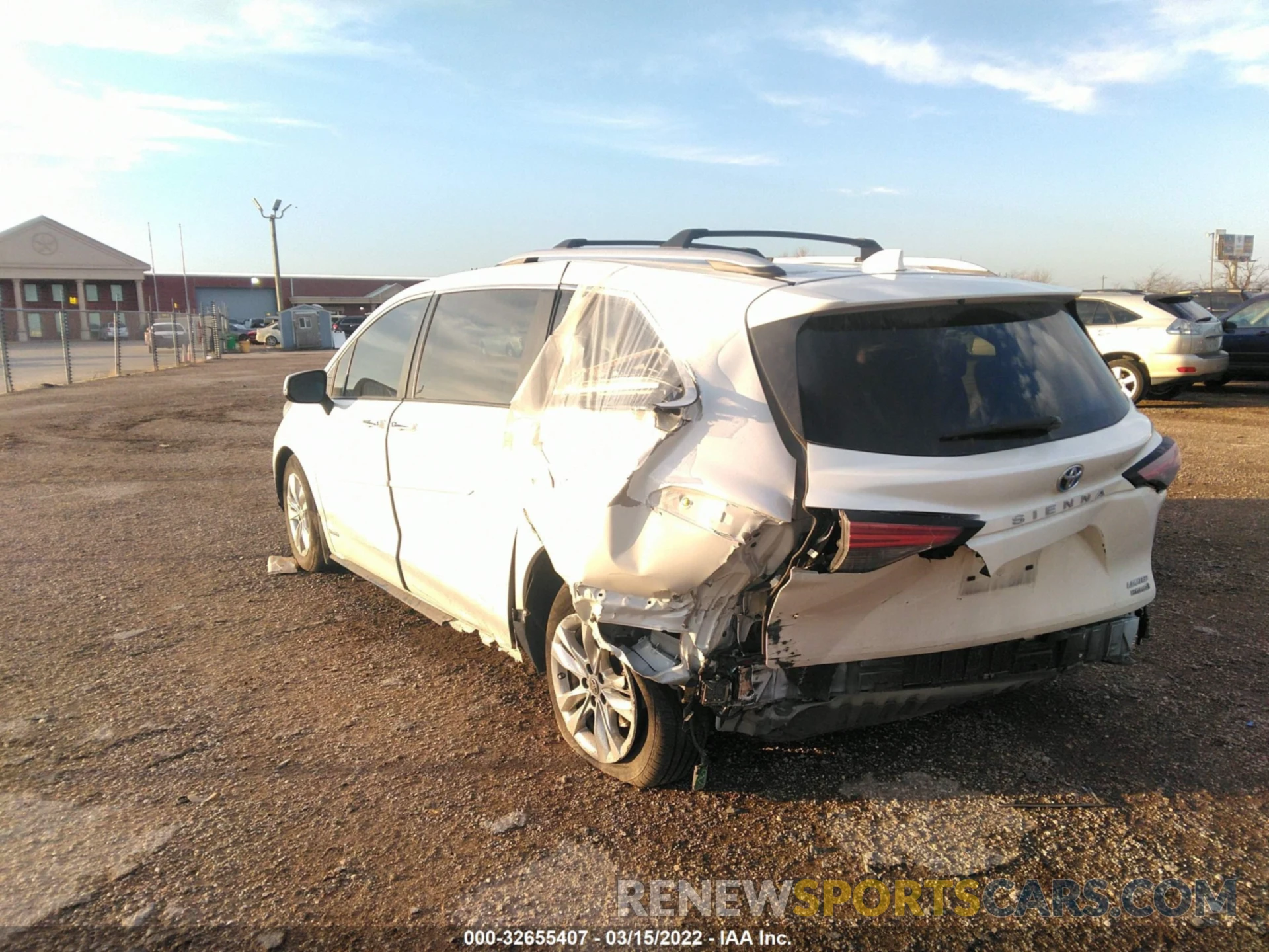 3 Photograph of a damaged car 5TDZRKEC5MS037091 TOYOTA SIENNA 2021