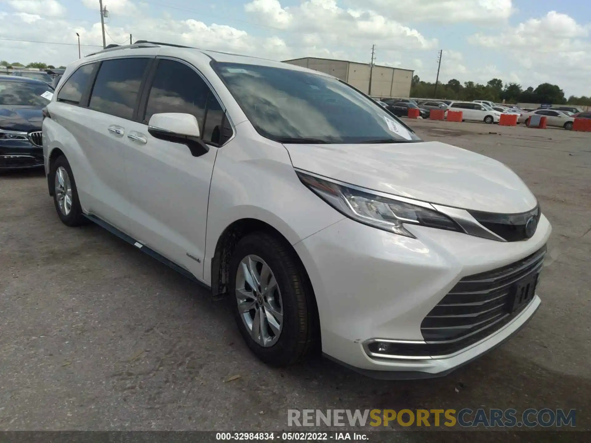 1 Photograph of a damaged car 5TDZRKEC6MS018226 TOYOTA SIENNA 2021