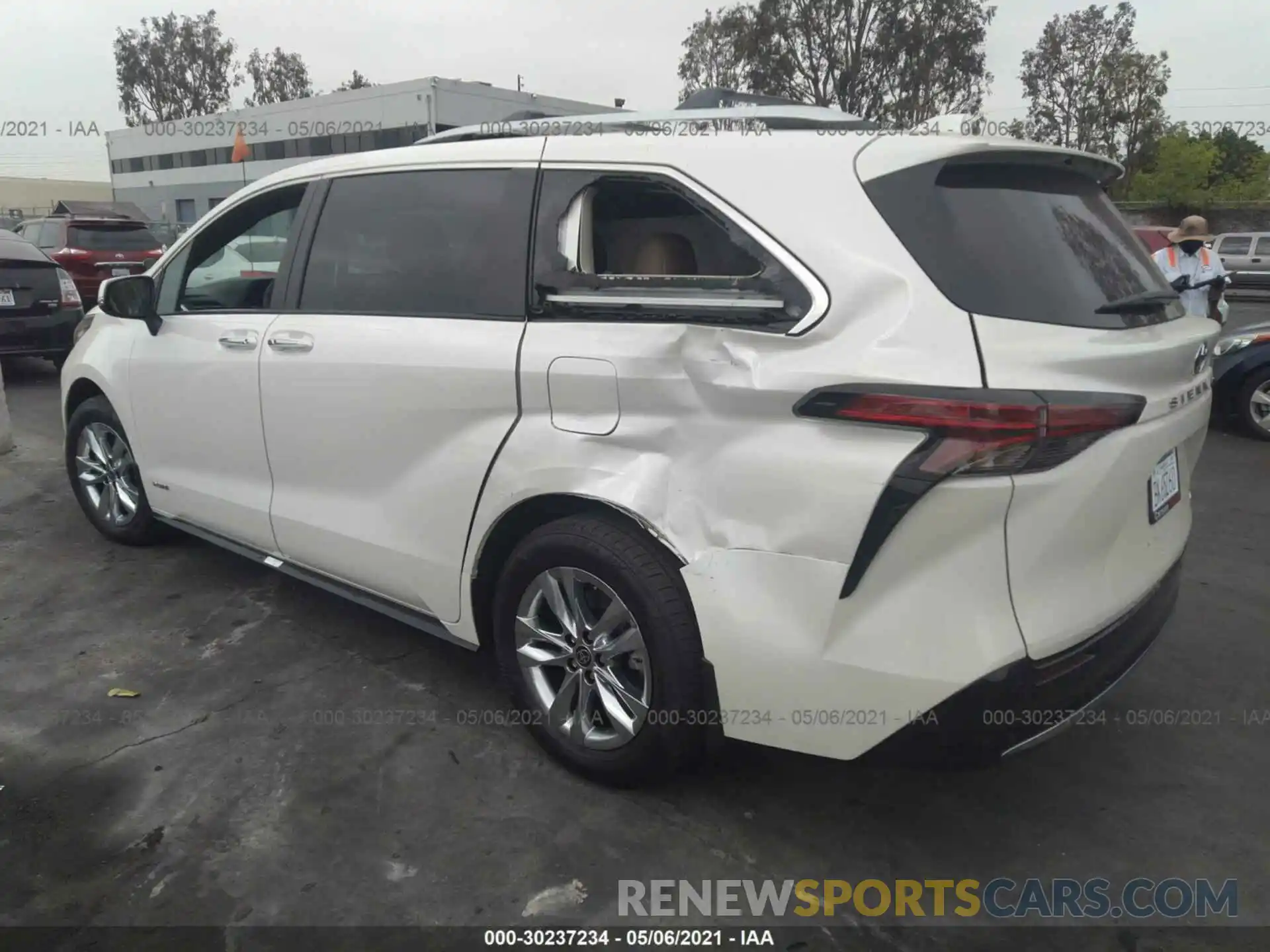 3 Photograph of a damaged car 5TDZRKEC6MS026956 TOYOTA SIENNA 2021