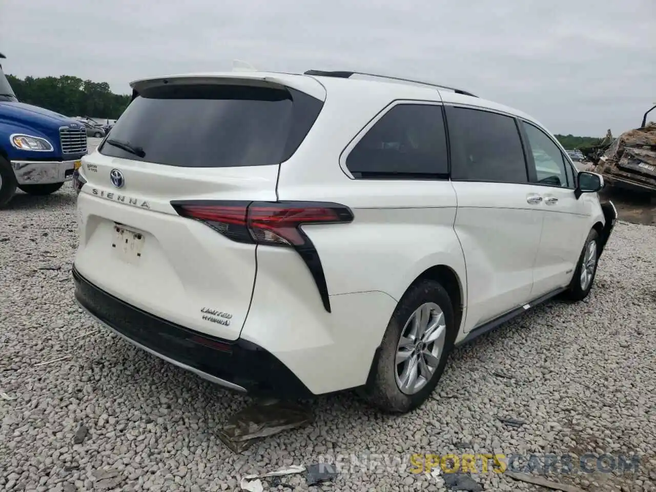 4 Photograph of a damaged car 5TDZRKEC8MS033987 TOYOTA SIENNA 2021