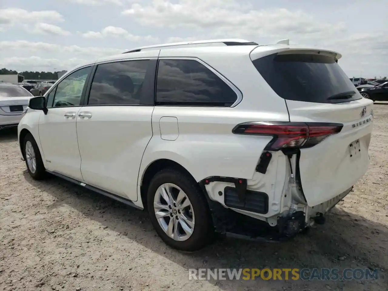 3 Photograph of a damaged car 5TDZRKEC9MS018494 TOYOTA SIENNA 2021