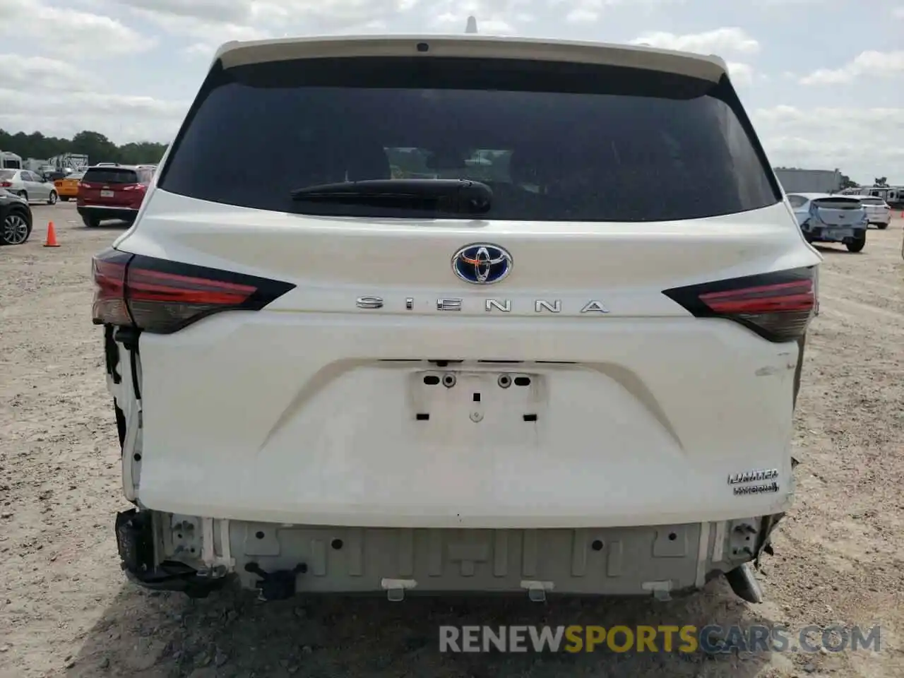 9 Photograph of a damaged car 5TDZRKEC9MS018494 TOYOTA SIENNA 2021