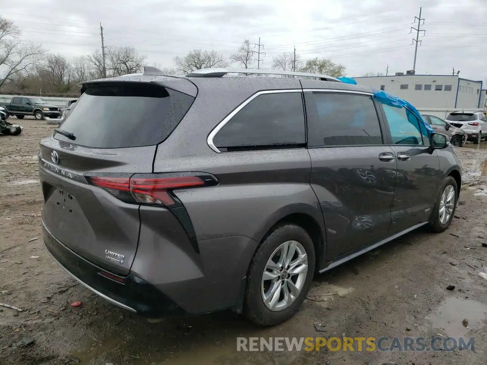 4 Photograph of a damaged car 5TDZSKFC1MS008657 TOYOTA SIENNA 2021