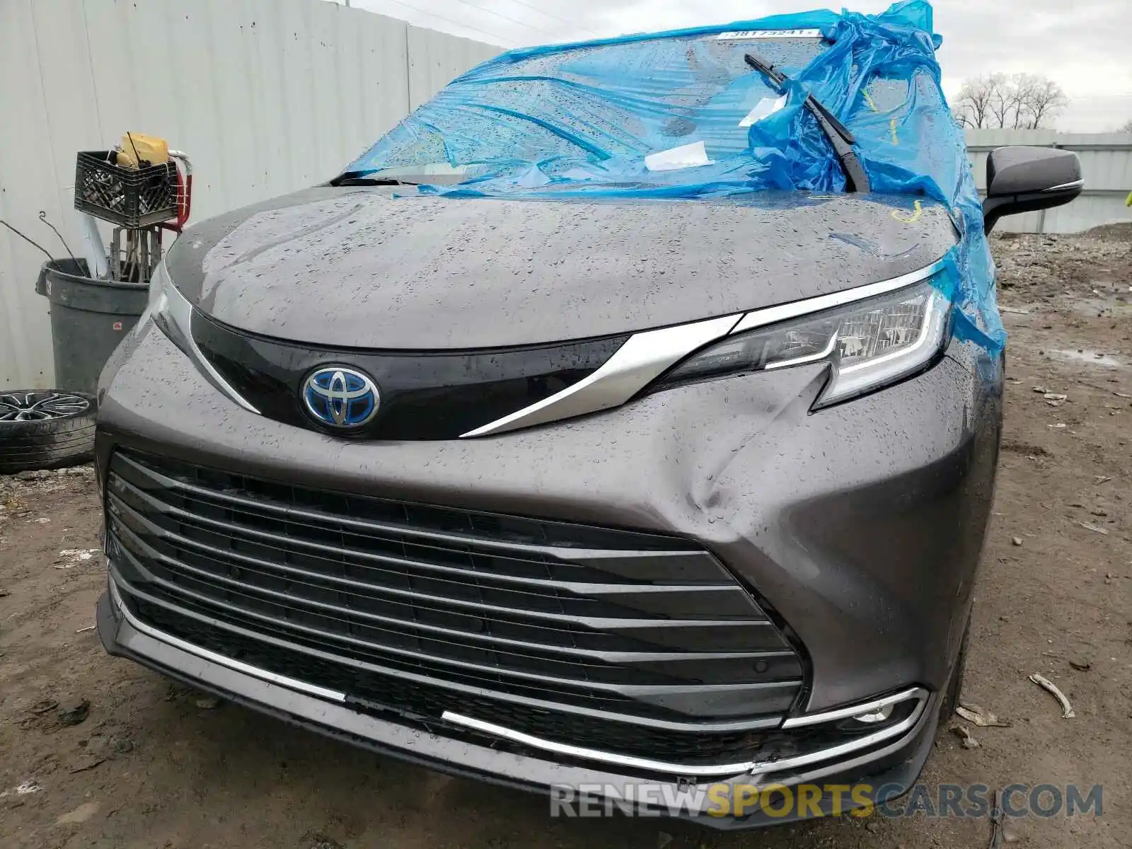 9 Photograph of a damaged car 5TDZSKFC1MS008657 TOYOTA SIENNA 2021