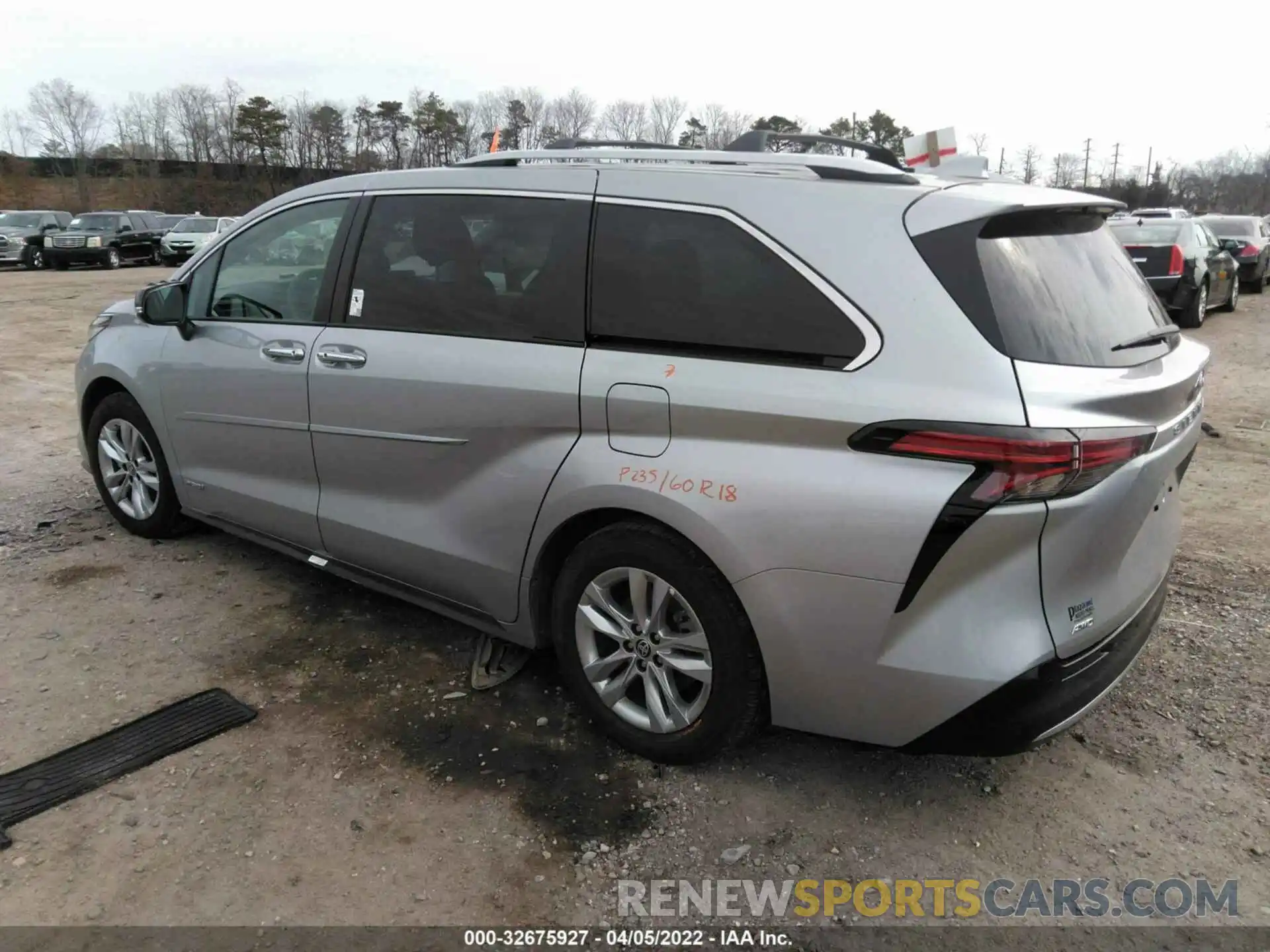 3 Photograph of a damaged car 5TDZSKFC1MS032313 TOYOTA SIENNA 2021