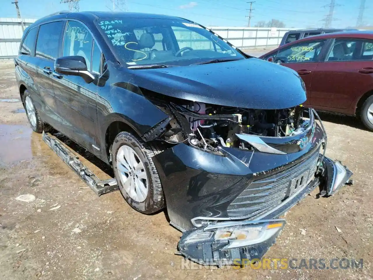 1 Photograph of a damaged car 5TDZSKFC2MS033812 TOYOTA SIENNA 2021