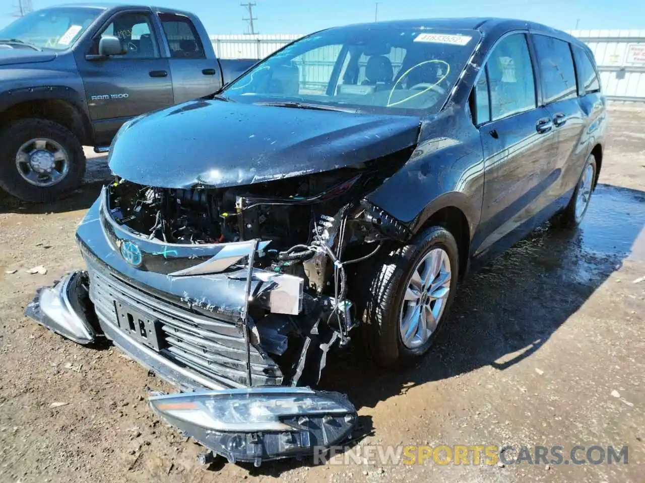 2 Photograph of a damaged car 5TDZSKFC2MS033812 TOYOTA SIENNA 2021