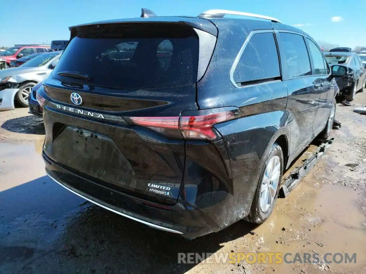 4 Photograph of a damaged car 5TDZSKFC2MS033812 TOYOTA SIENNA 2021