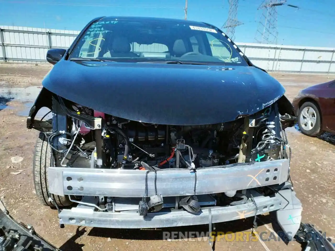 9 Photograph of a damaged car 5TDZSKFC2MS033812 TOYOTA SIENNA 2021