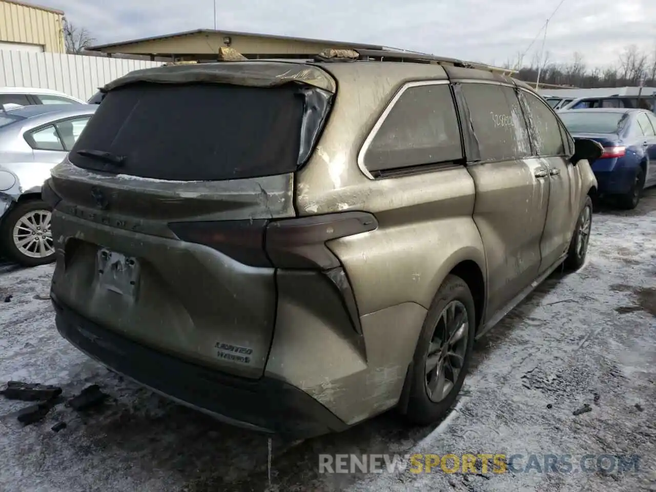 4 Photograph of a damaged car 5TDZSKFC3MS034631 TOYOTA SIENNA 2021