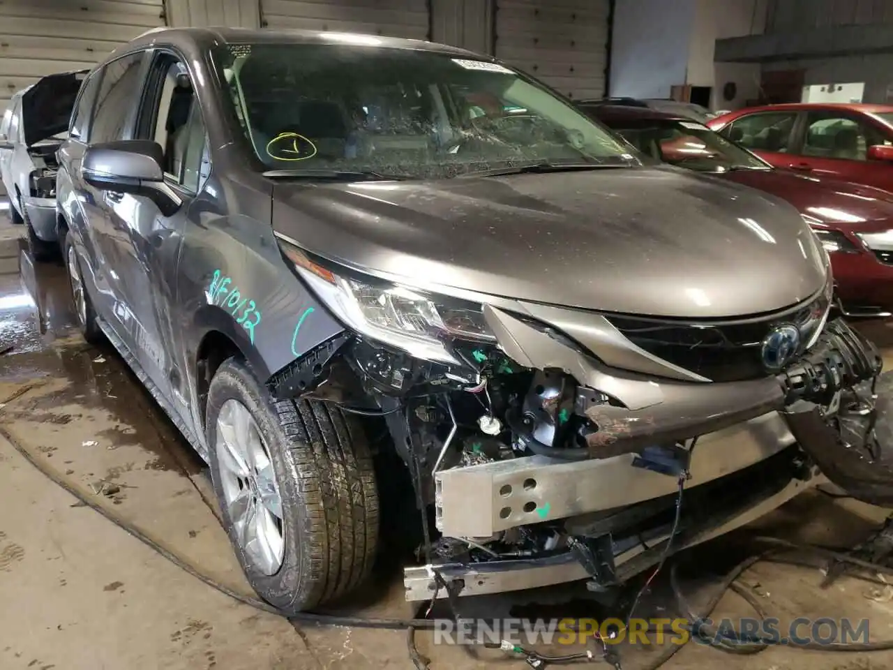 1 Photograph of a damaged car 5TDZSKFC3MS036508 TOYOTA SIENNA 2021