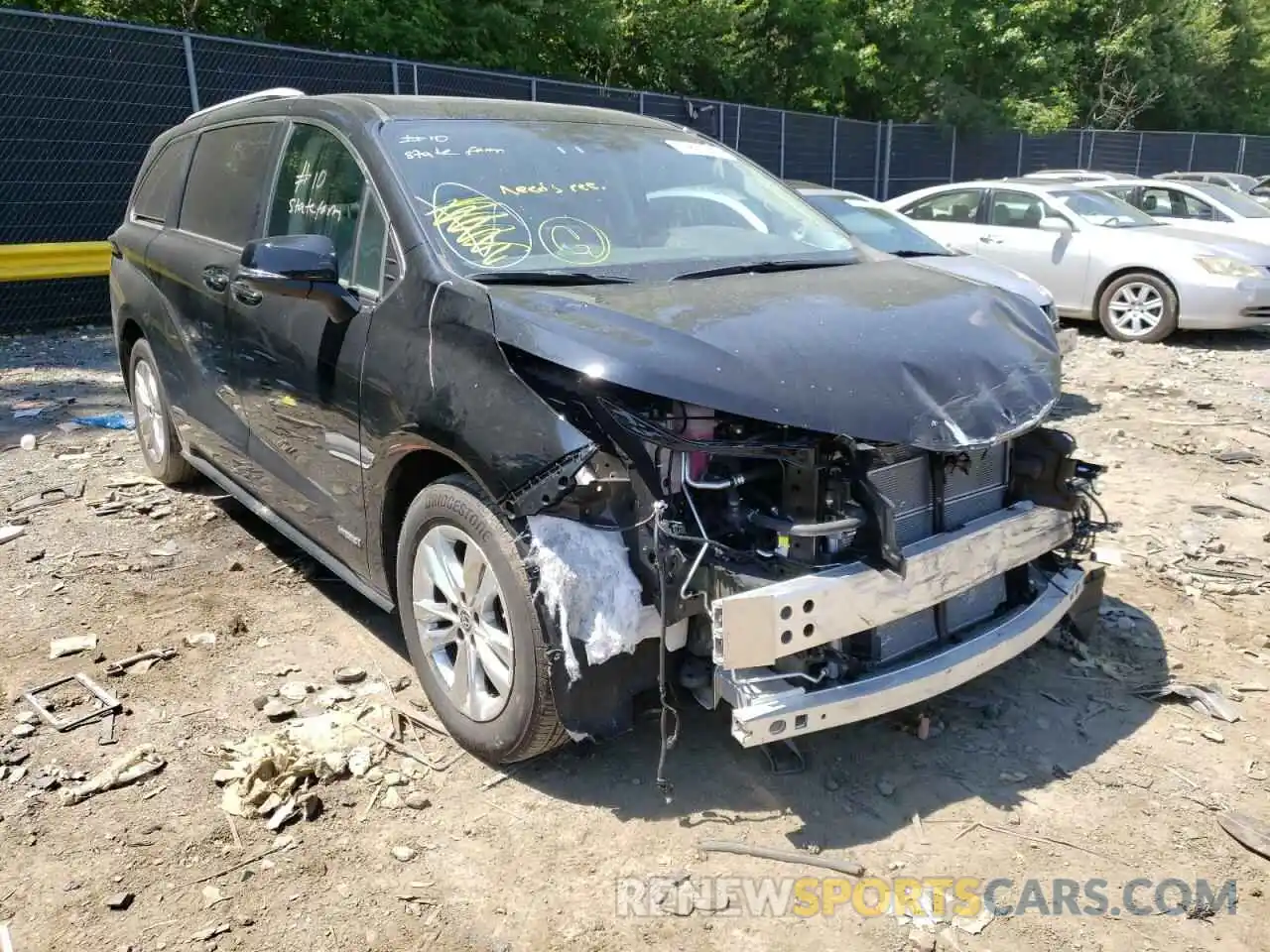 1 Photograph of a damaged car 5TDZSKFC4MS008118 TOYOTA SIENNA 2021