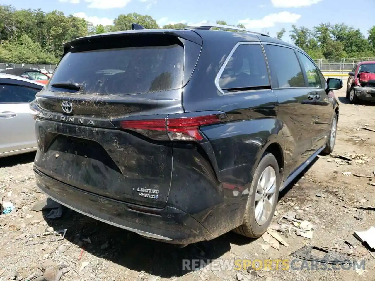 4 Photograph of a damaged car 5TDZSKFC4MS008118 TOYOTA SIENNA 2021