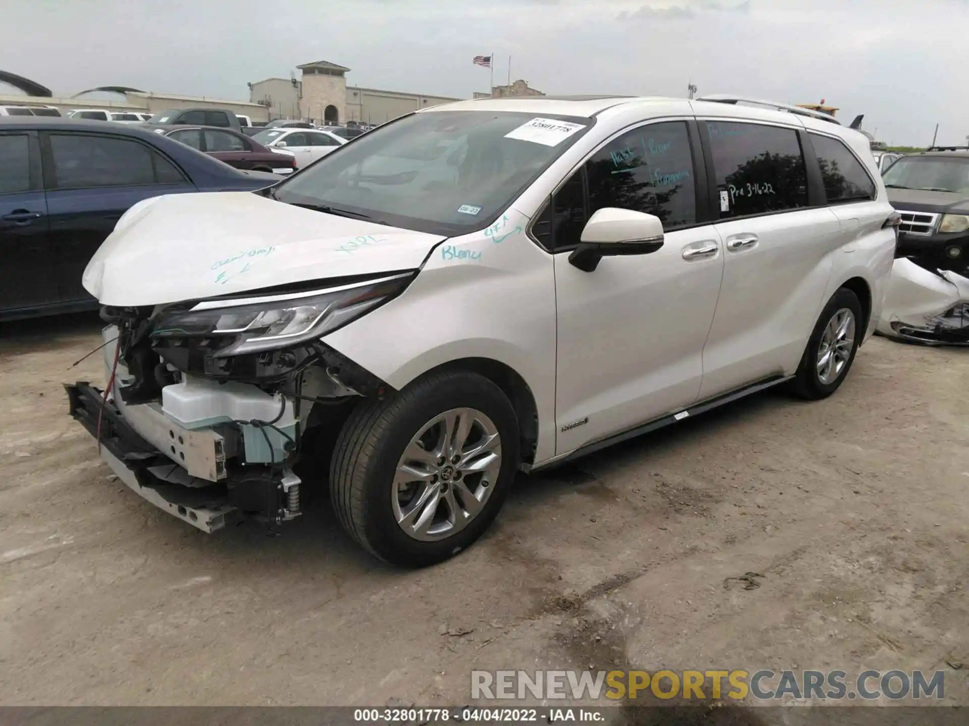 2 Photograph of a damaged car 5TDZSKFC8MS033250 TOYOTA SIENNA 2021